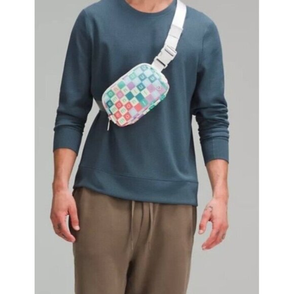 Lululemon Everywhere Belt Bag 1 L Checked Moment Mult Vapor NWT - Picture 2 of 11